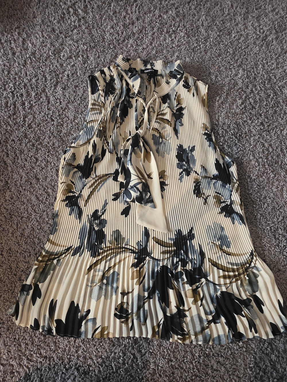 DKNY Sleeveless Pleated Floral Tie-Neck Blouse in Cream, Black and Gray